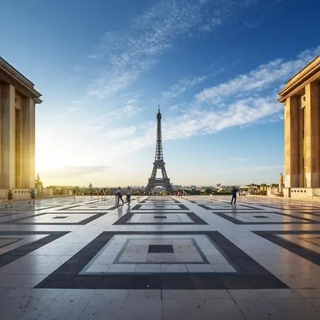 Apartament Effeil Tower Luxury Trocadero -2 Bedrooms Paryż